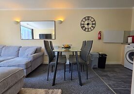 Stylish 1BR Flat Next to Hockley