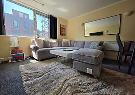 Stylish 1BR Flat Next to Hockley