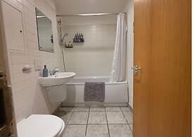 Stylish 1BR Flat Next to Hockley