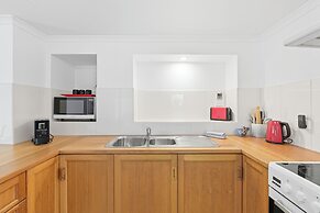 Charming Maning Ave - 2 Bedroom Unit