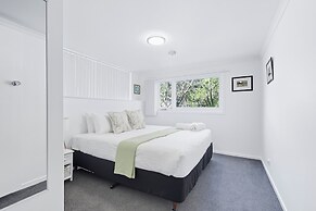 Charming Maning Ave - 2 Bedroom Unit