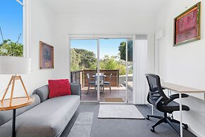 Charming Maning Ave - 2 Bedroom Unit