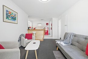 Charming Maning Ave - 2 Bedroom Unit