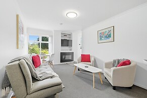 Charming Maning Ave - 2 Bedroom Unit