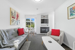 Charming Maning Ave - 2 Bedroom Unit