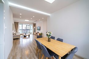 Tyms Family 4BR 2BA APT Residence