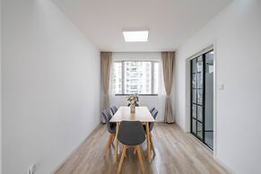 Tyms Family 4BR 2BA APT Residence