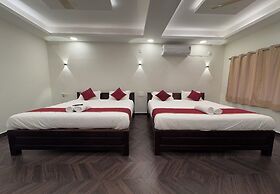 Kaarthik Residency