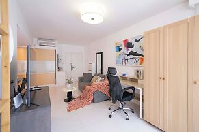 Tyms Xujiahui  Stylish 1BR APT