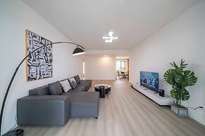 Tyms Spacious 3BR 2BA APT  Laishi Di