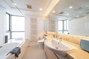 Tyms Spacious 3BR 2BA APT  Laishi Di