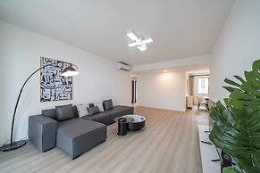 Tyms Spacious 3BR 2BA APT  Laishi Di