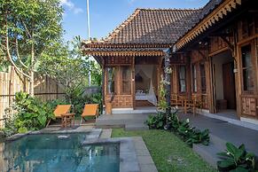 Kerjim Wooden Villa