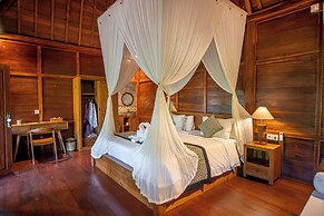 Kerjim Wooden Villa