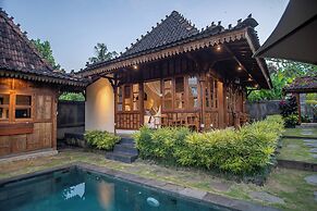 Kerjim Wooden Villa