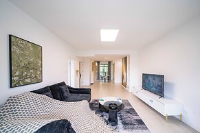 Tyms Family 3BR 2BA APT  Crystal Garden