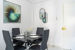 Vibe - 1 BR APt & Balcony in Larnaca