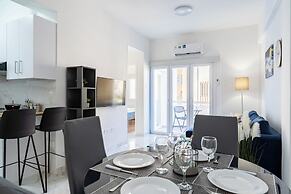 Vibe - 1 BR APt & Balcony in Larnaca