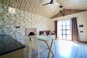 Jolly Retreat