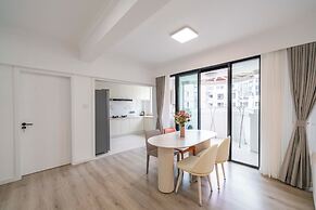 Tyms  2BR APT Hongqiao Paris Classic