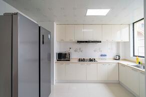 Tyms  2BR APT Hongqiao Paris Classic