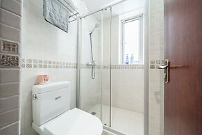 Tyms Xujiahui Modern 1BR APT