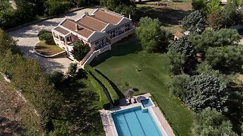Leone Luxury Villa Georgia
