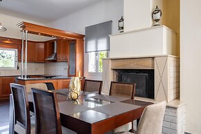 Leone Luxury Villa Georgia