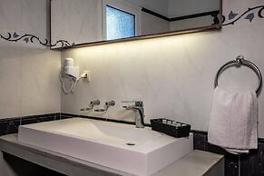 Leone Luxury Villa Georgia