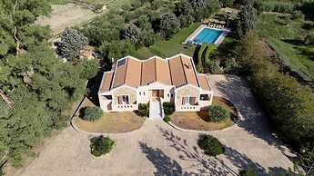 Leone Luxury Villa Georgia
