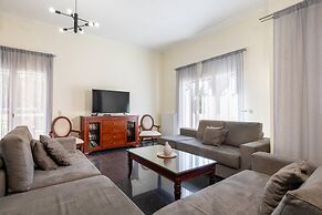Leone Luxury Villa Giota