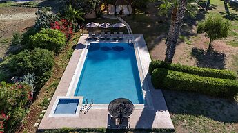 Leone Luxury Villa Giota