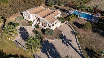 Leone Luxury Villa Giota