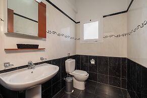 Leone Luxury Villa Giota