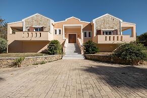 Leone Luxury Villa Giota