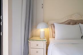 Tyms 2BR APT Xujiahui Dacheng Residence