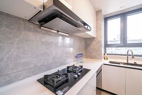 Tyms Hongqiao Deluxe 3BR 2BA APT