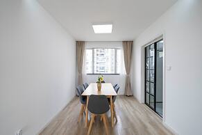 Tyms Luxury 4BR 2BA APT  Garden
