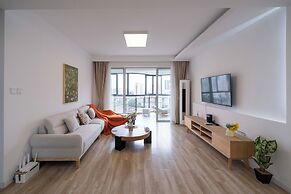 Tyms Luxury 4BR 2BA APT  Garden