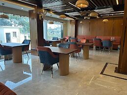 Frosty Fern Hotel & Resort