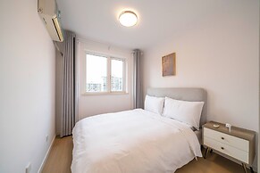 Tyms Family APT Spacious 3BR for Groups & Families