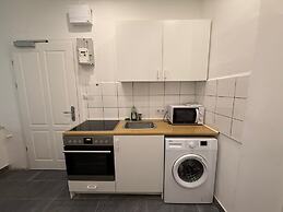 Stylish 1BR Apt  Walk to Schonbrunn