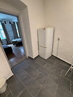 Stylish 1BR Apt  Walk to Schonbrunn