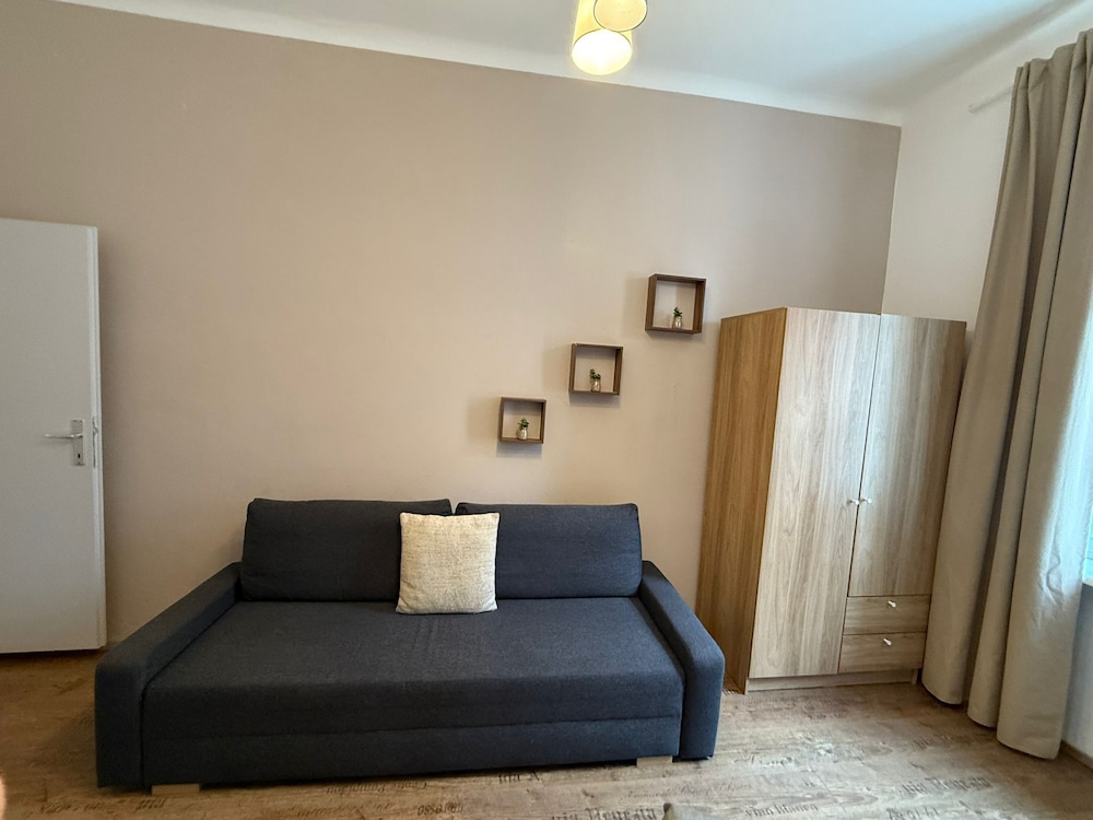 Stylish 1BR Apt  Walk to Schonbrunn