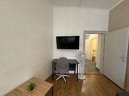 Stylish 1BR Apt  Walk to Schonbrunn