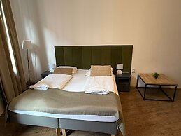 Stylish 1BR Apt  Walk to Schonbrunn