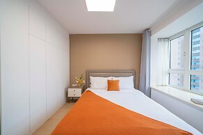 Tyms Changning 3BR Modern Apt near Weining Rd