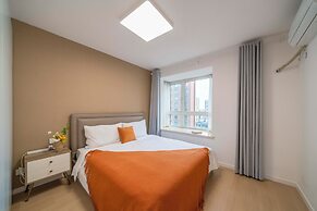 Tyms Changning 3BR Modern Apt near Weining Rd