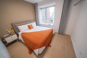Tyms Changning 3BR Modern Apt near Weining Rd