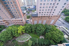 Tyms Changning 3BR Modern Apt near Weining Rd